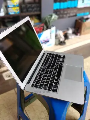 Laptop Apple MacBook Air 4GB Intel Core I5 SSD 128GB