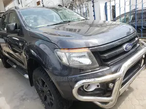 Black Ford Ranger 2014: Tough Truck, Tougher Looks