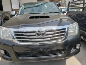 Toyota Hilux 2014 Black
