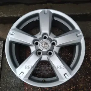 Original Rim Size 17 Inch for Rav 4.