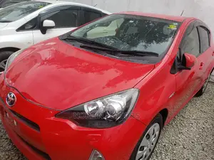 Toyota Aqua 2015 Red