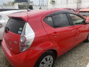Toyota Aqua 2015 Red