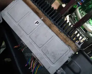 Toyota Crown Athlete/ Royale Saloon Radio Booster