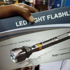 Rechargeable LED Flashlight Zoomable 3 Modes