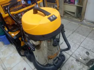 Most Radiant 2400w Vacuum Cleaner 70l