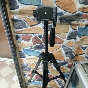 3366 Tripod Model With a Bag