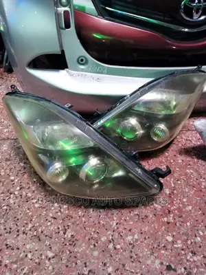 Toyota Isis New Model Xenon Headlights Assembly
