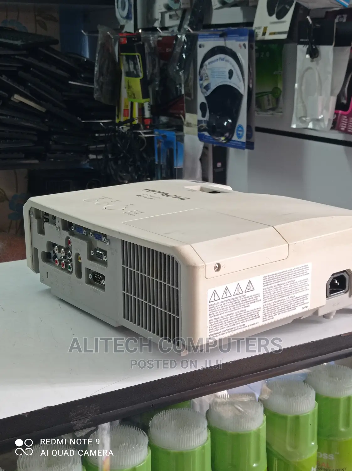 Hitachi Project 4000 Lumens