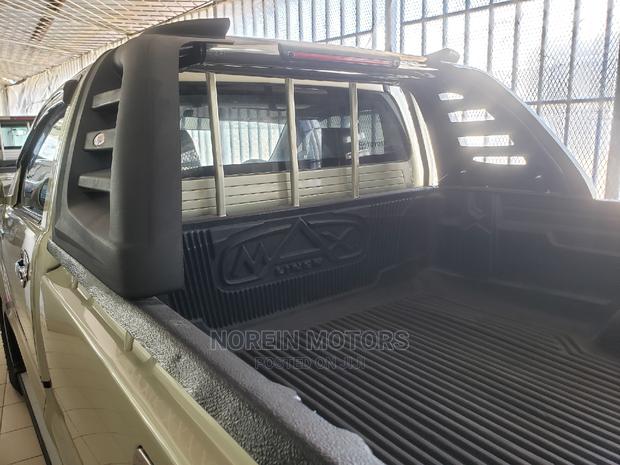 Toyota Hilux 2014 Gray - thumbnail 6