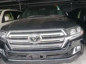 Toyota Land Cruiser 2016 Black
