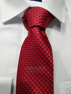 Tie Red Florer