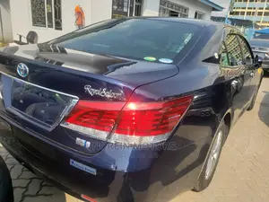 Toyota Crown 2014 Blue
