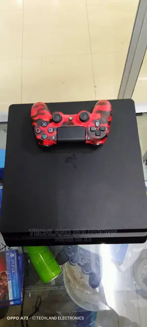 Ps4 Slim ,