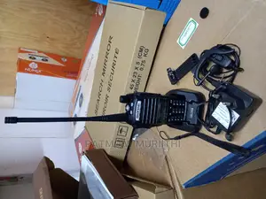 Walkie Talkie/ Radio Call Baofeng Uv-82