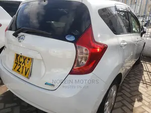Nissan Note 2013 Orange