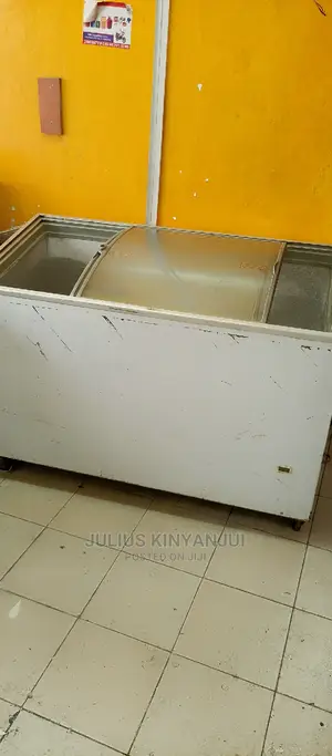 Showcase Freezer