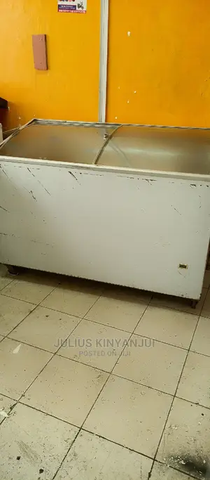 Showcase Freezer