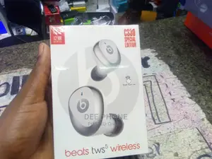 Beats Tws5 Wireless Earbuds.