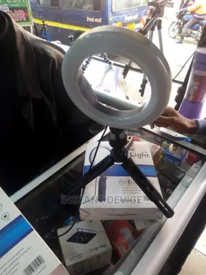 Fill Light Vlogging Video Shoot Bracket