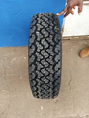 215/75r15 Maxxis A/T 980