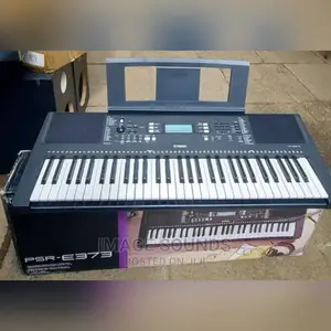 Keyboard Yamaha 373
