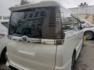 Toyota Voxy 2015 White