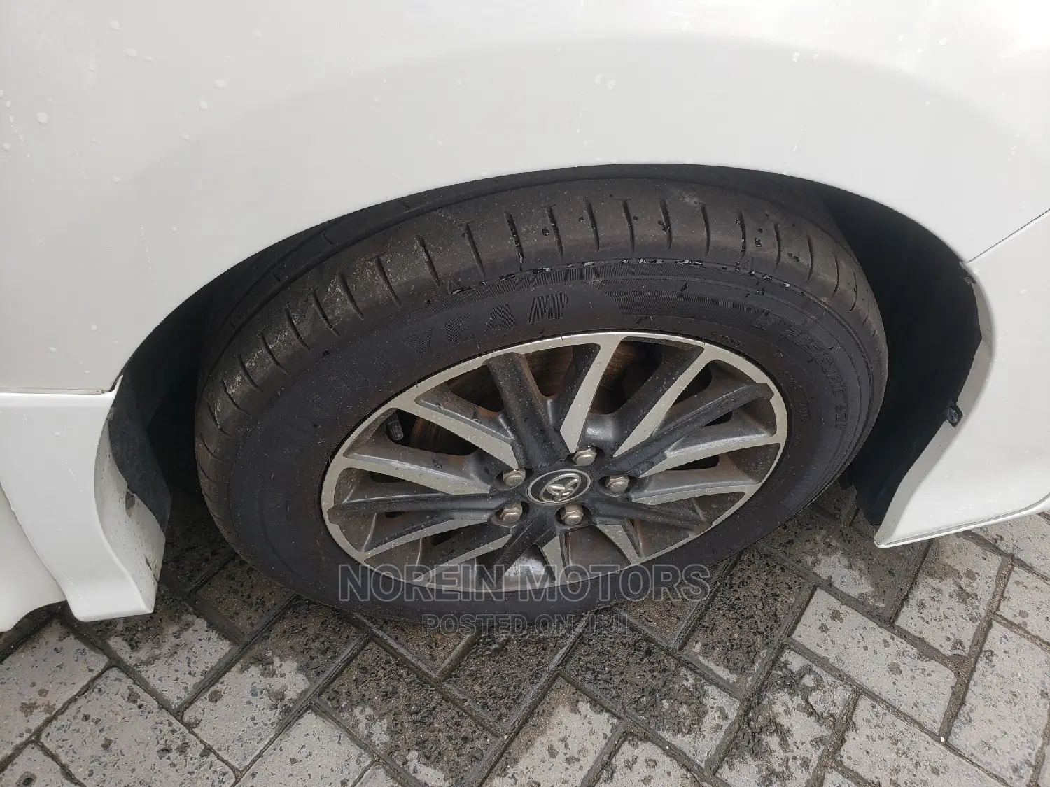 Toyota Voxy 2015 White