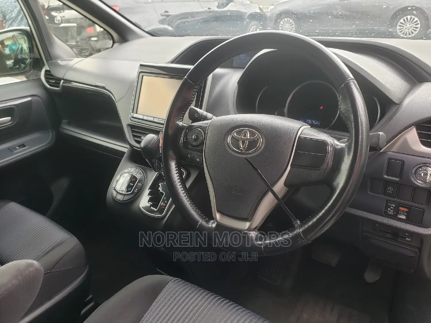 Toyota Voxy 2015 White
