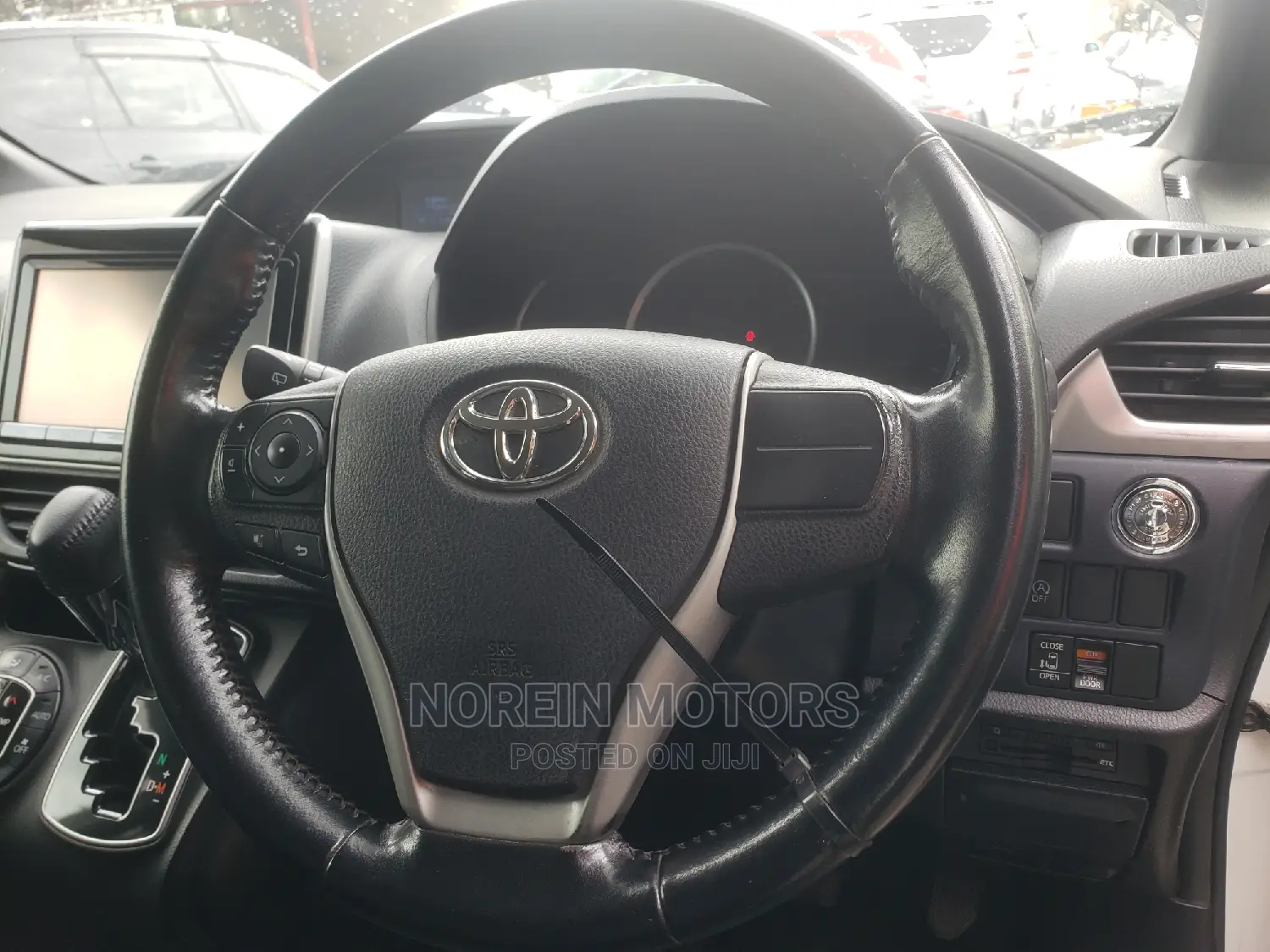 Toyota Voxy 2015 White