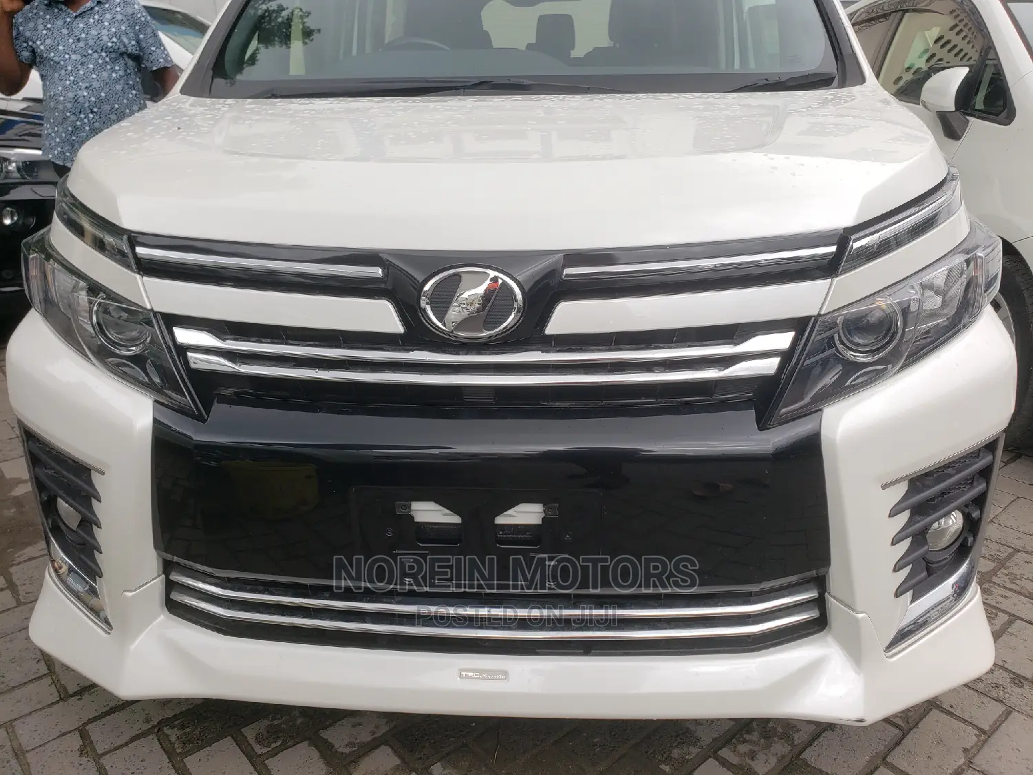 Toyota Voxy 2015 White