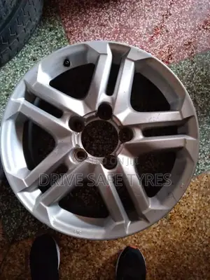 20 Inch V8 Landcruser Original Rims Set