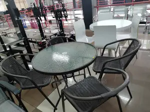 4 Seaters Dining Table Set.