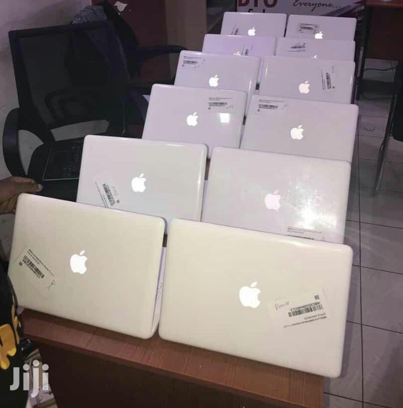 Apple MacBook 14" Inches 320GB HDD Core 2 Duo 4GB RAM
