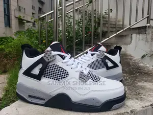 Jordan 4 'Metallic White'