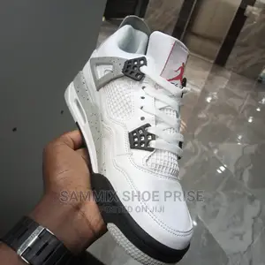 Jordan 4 'Metallic White'