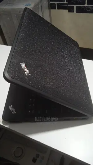 Laptop Lenovo ThinkPad X130e 4GB Intel Celeron HDD 320GB