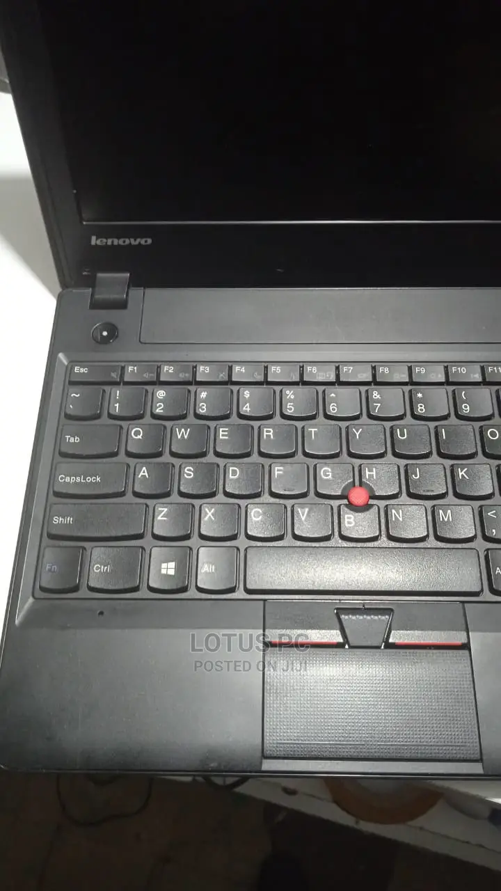 Laptop Lenovo ThinkPad X130e 4GB Intel Celeron HDD 320GB