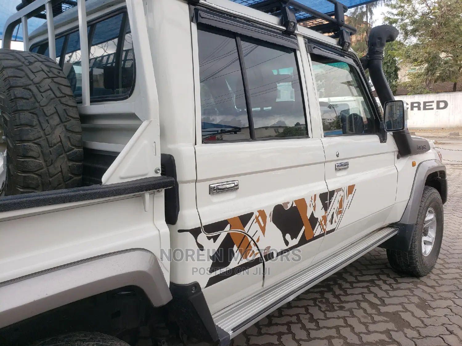 Toyota Land Cruiser Prado 2015 White