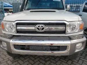Toyota Land Cruiser Prado 2015 White