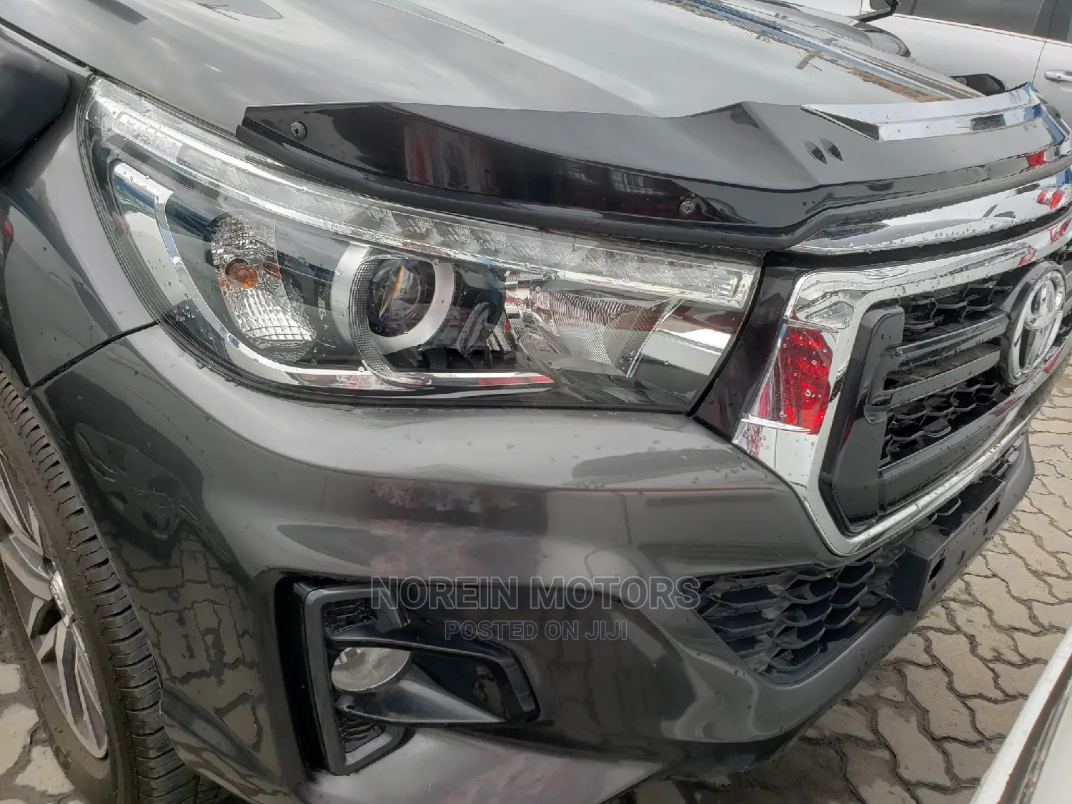Toyota Hilux 2016 Black