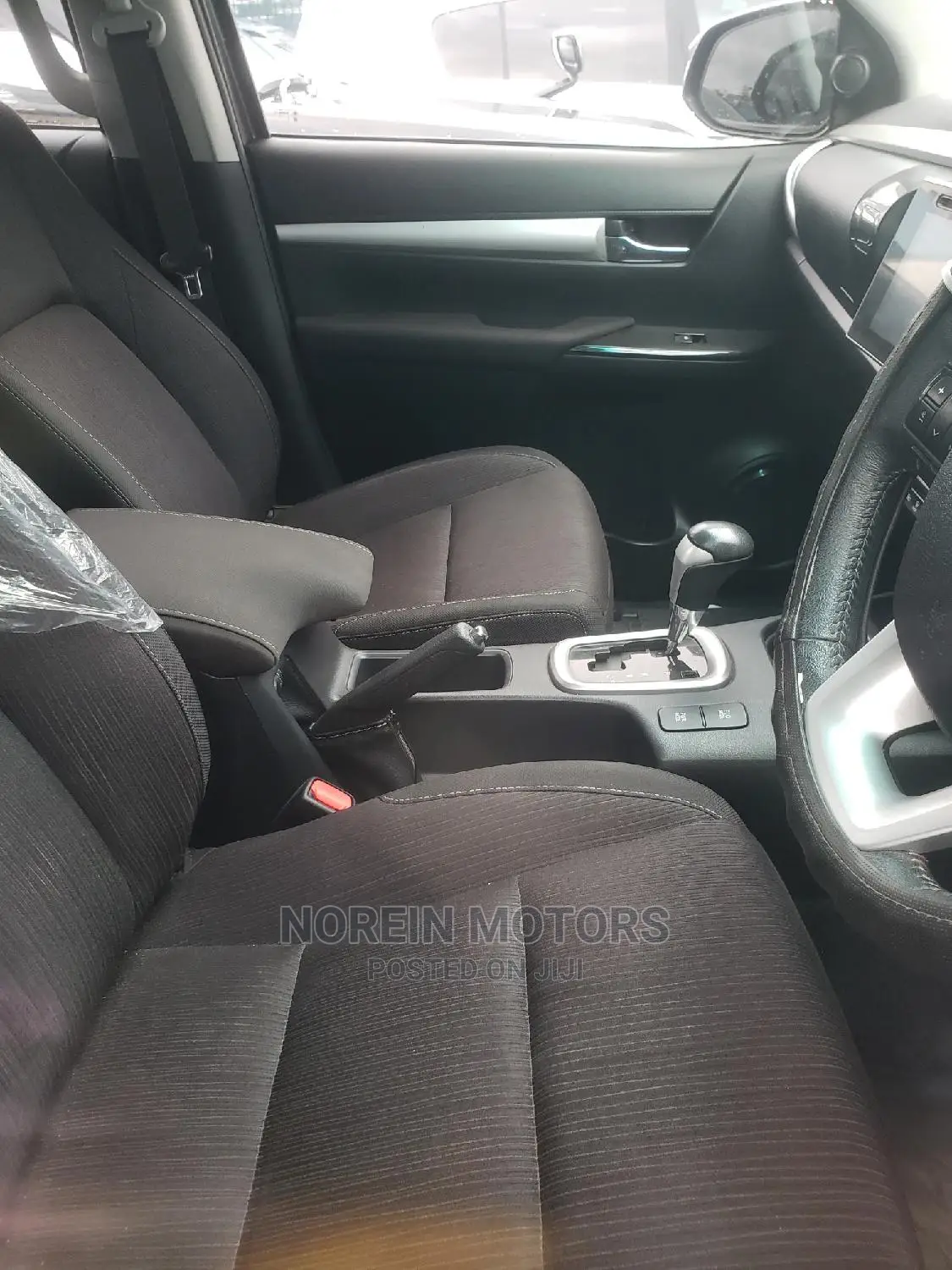 Toyota Hilux 2016 Black