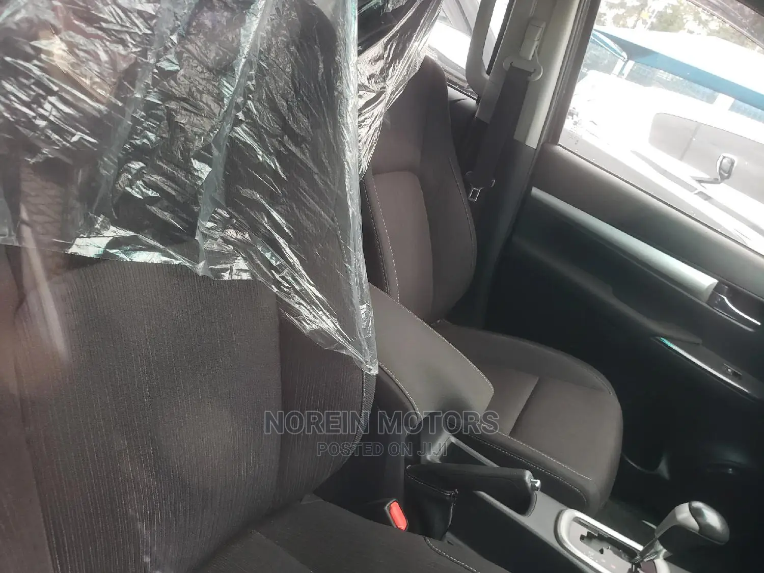 Toyota Hilux 2016 Black