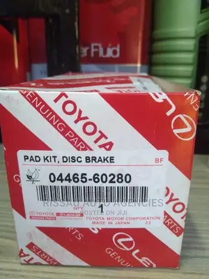 Toyota Land Cruiser V8 Genuine Front Brake Pads (60280)