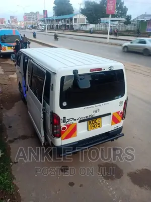 Hiace for Car Hire 11 Seater