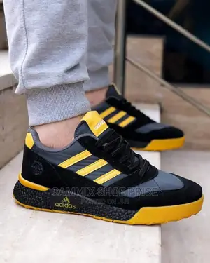 Adidas Sneakers