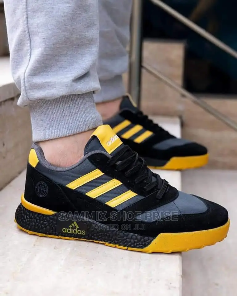 Adidas Sneakers