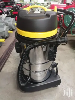 Commercial Vacuum Cleaning Machine