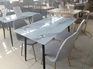 4 Seaters Dining Table Set.