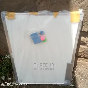 Quality Magnetic 2ftx2ft Wall Mounted Whiteboard
