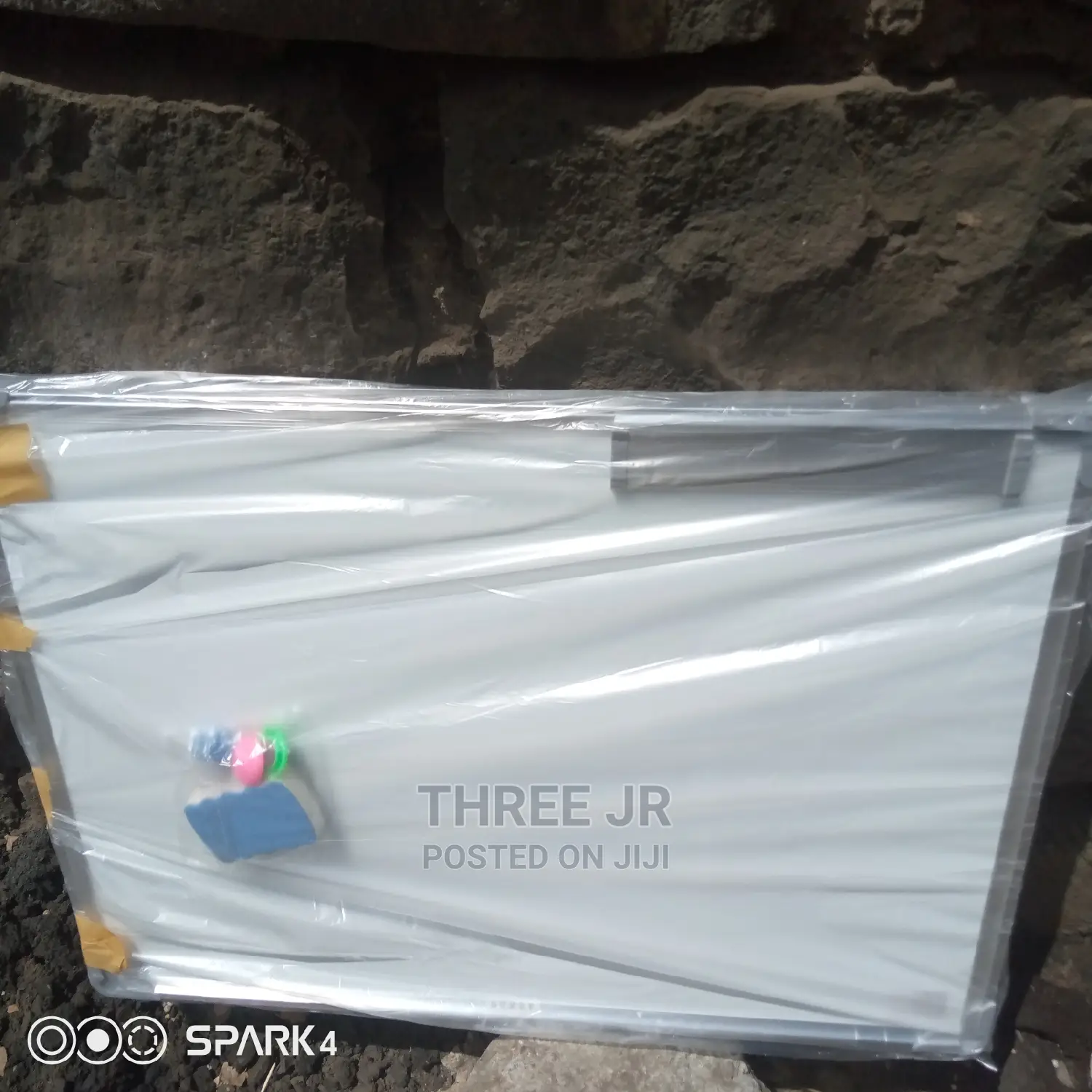 Quality Magnetic 2ftx2ft Wall Mounted Whiteboard